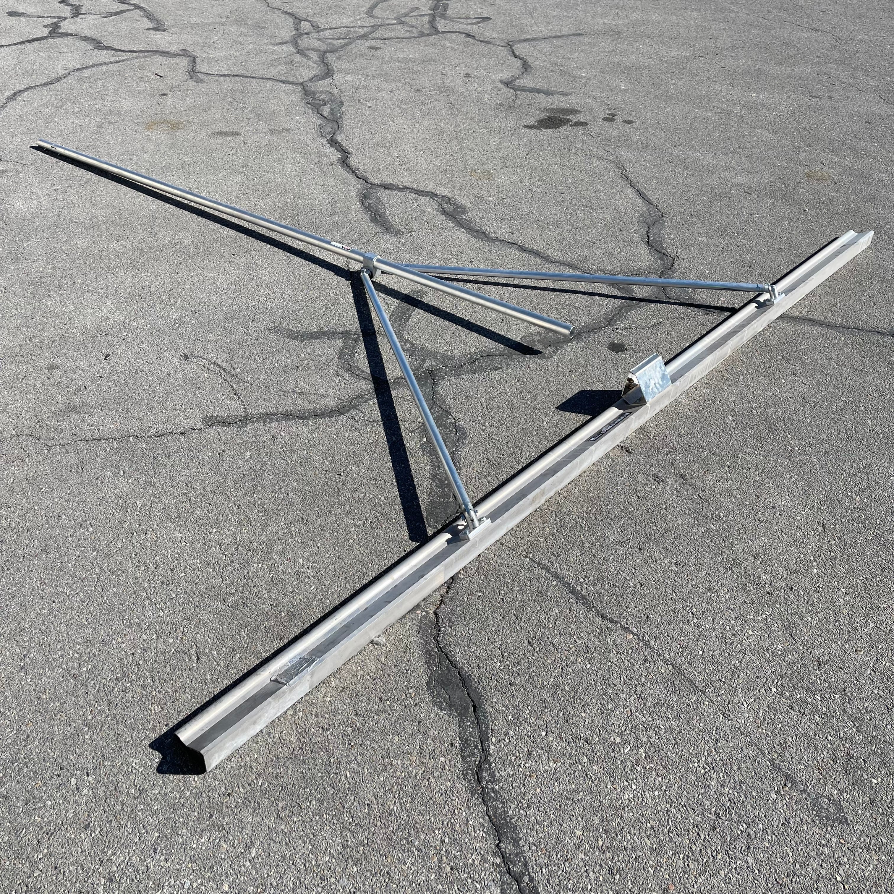 KRAFT TOOL CO. Extru-Lite Magnesium Paver 123.5” handle 144” x 4.5” screed CC291